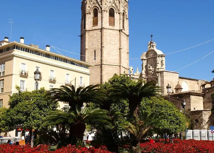 SingularStays Mercado Central